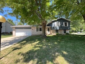 Building Photo - 852 Burr Oak Dr