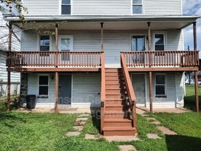 Building Photo - 131 Pine St