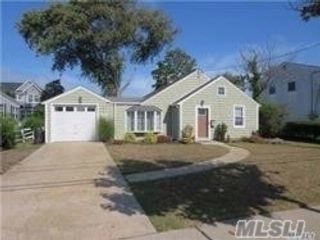 Primary Photo - 30 Fairwater Ave