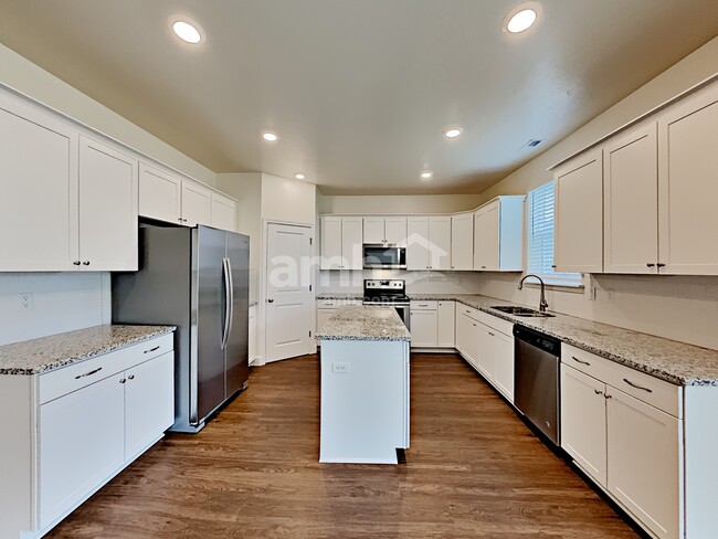 Building Photo - 819 Grover Court