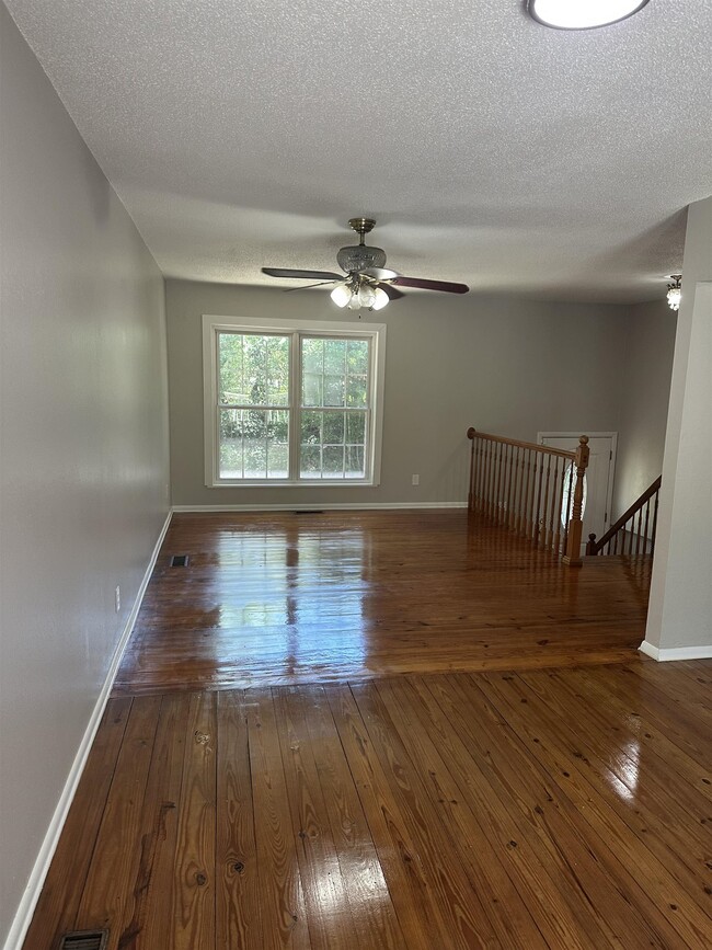 Building Photo - 2209 Gibbs Dr