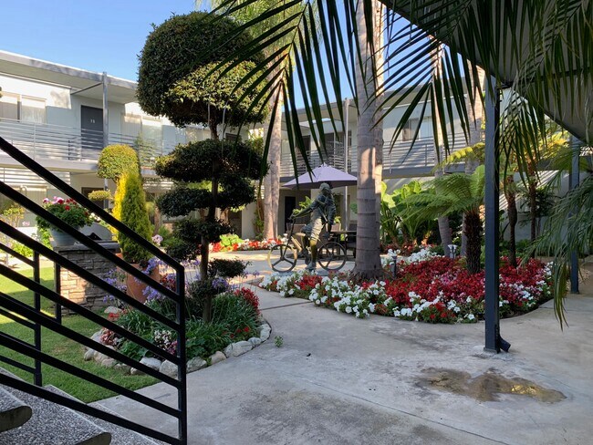 931 W 19th St, Costa Mesa, CA 92627 Apartments Costa