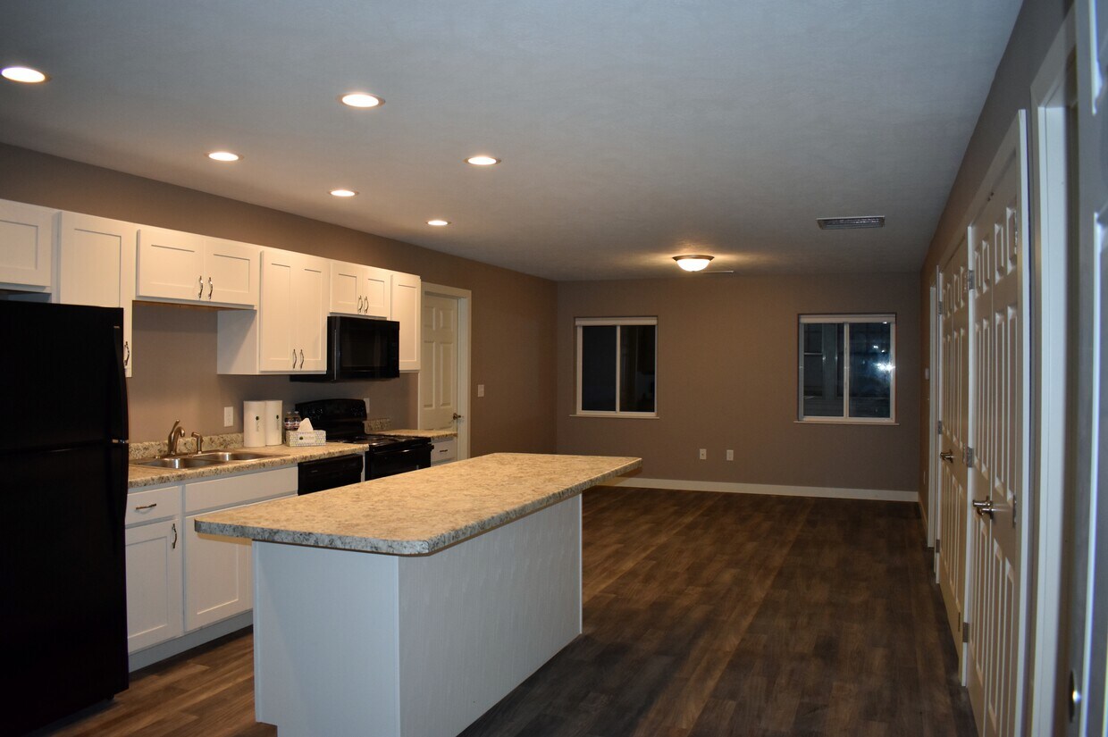 323 N Pine St, Vermillion, SD 57069 Apartments in Vermillion, SD