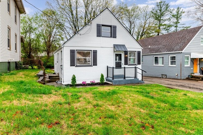 Building Photo - 6417 Bramble Ave