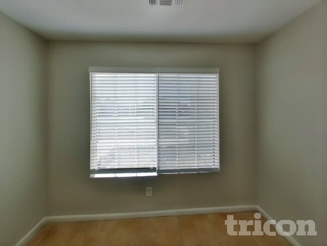 Building Photo - 7368 W Flynn Ln