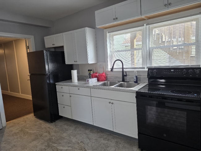 Building Photo - 34 N Earl St