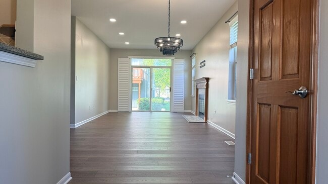 Building Photo - 2437 Oneida Ln