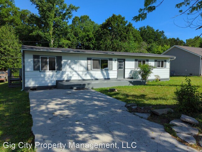 Foto del edificio - 4 br, 1.5 bath House - 5011 Jarrett Rd