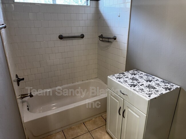 Building Photo - 9184 Arand Dr