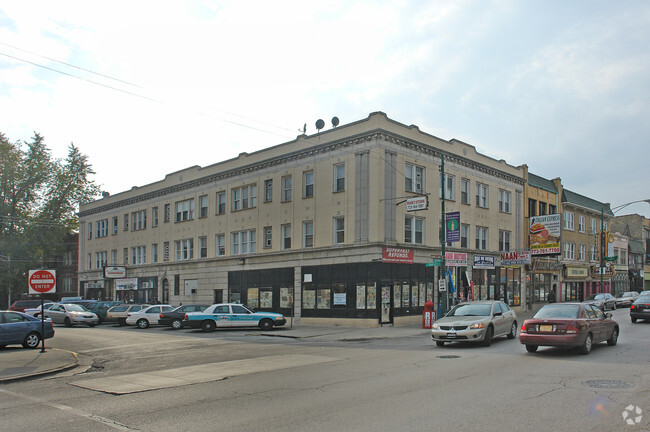 Building Photo - 2301-2305 W Devon Ave