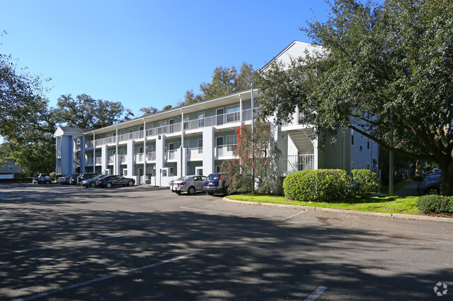 Building Photo - Whitehall Student Apartments