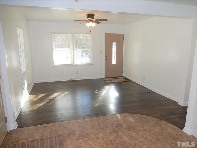 Building Photo - 633 Shannon Dr