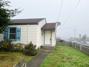 Building Photo - 935-937 Del Norte St