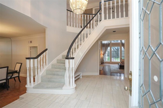 Building Photo - 7 Hickory Shadows Dr