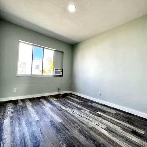 Foto del edificio - 806 NW 7th Terrace