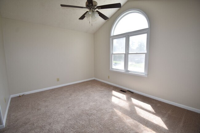 Foto del edificio - Coming Soon: 3 Bedroom and 2 Bath Home- Pe...