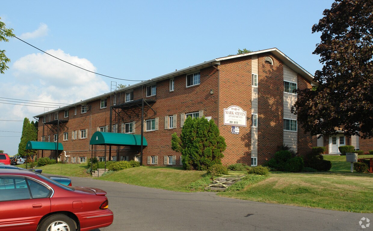 Building Photo - The Alps at Swiss Village