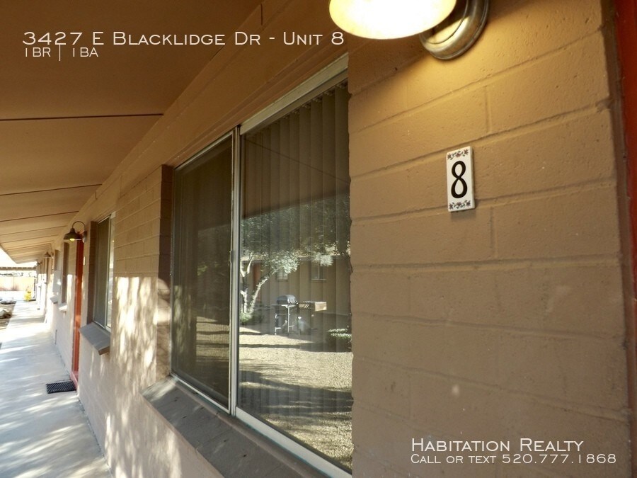 Primary Photo - 3427 E Blacklidge Dr