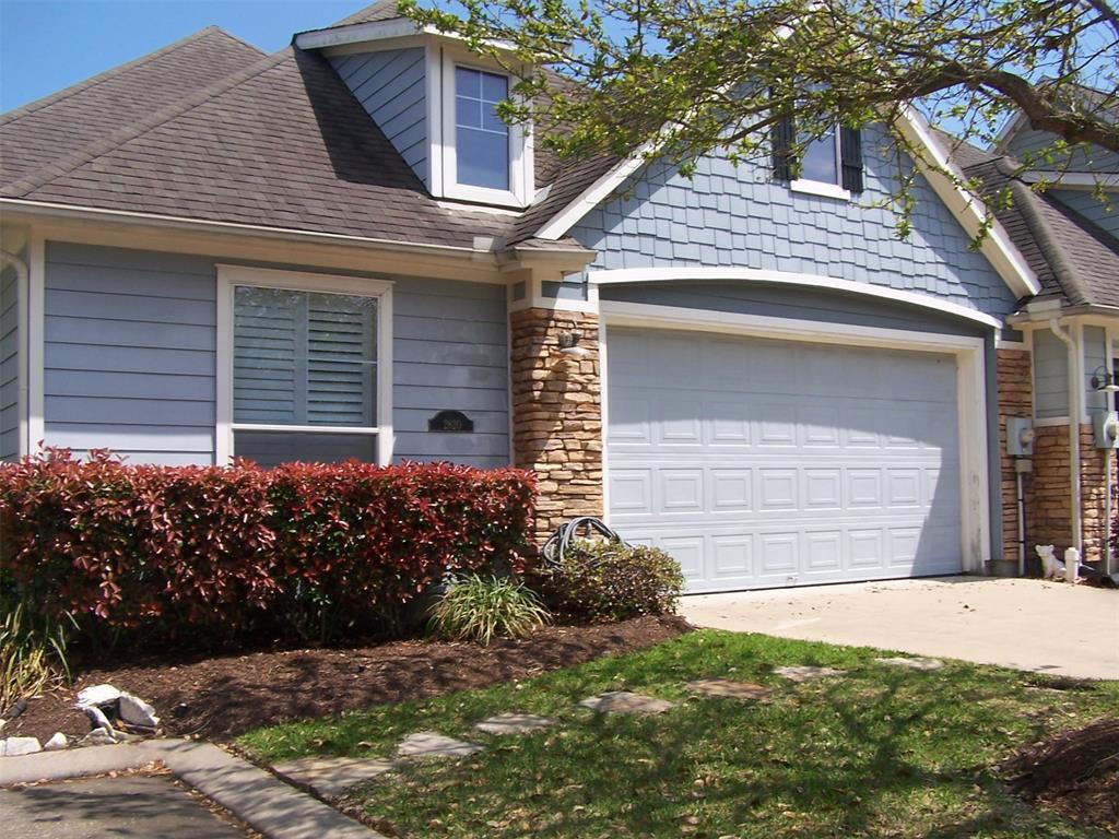 2820 Seaside Dr, Taylor Lake Village, TX 77586 Condo for Rent in