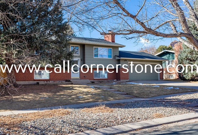 Building Photo - 1334 Pike Dr