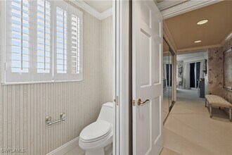 Building Photo - 8990 Bay Colony Dr