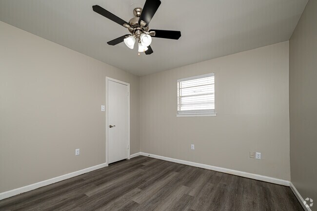 1BR, 1BA - 770SF - Dormitorio principal - City View Apartments