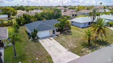 Building Photo - 3733 SW 1st Ave