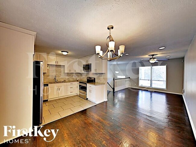 Building Photo - 2496 Shiloh Dr