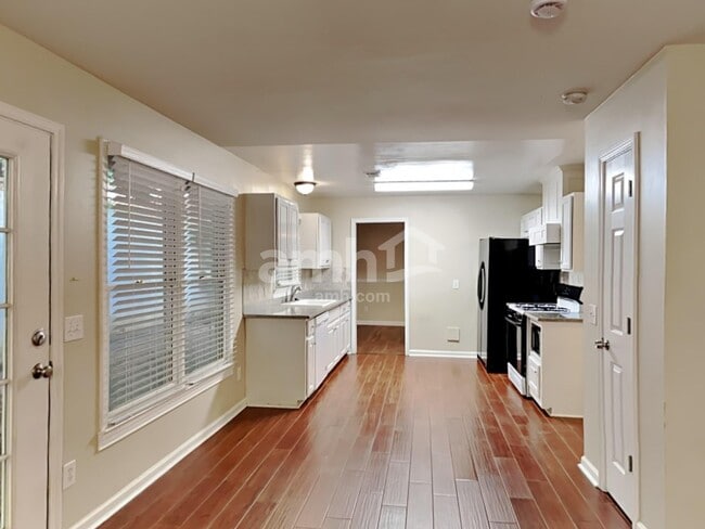 Building Photo - 2011 Aldbury Ln