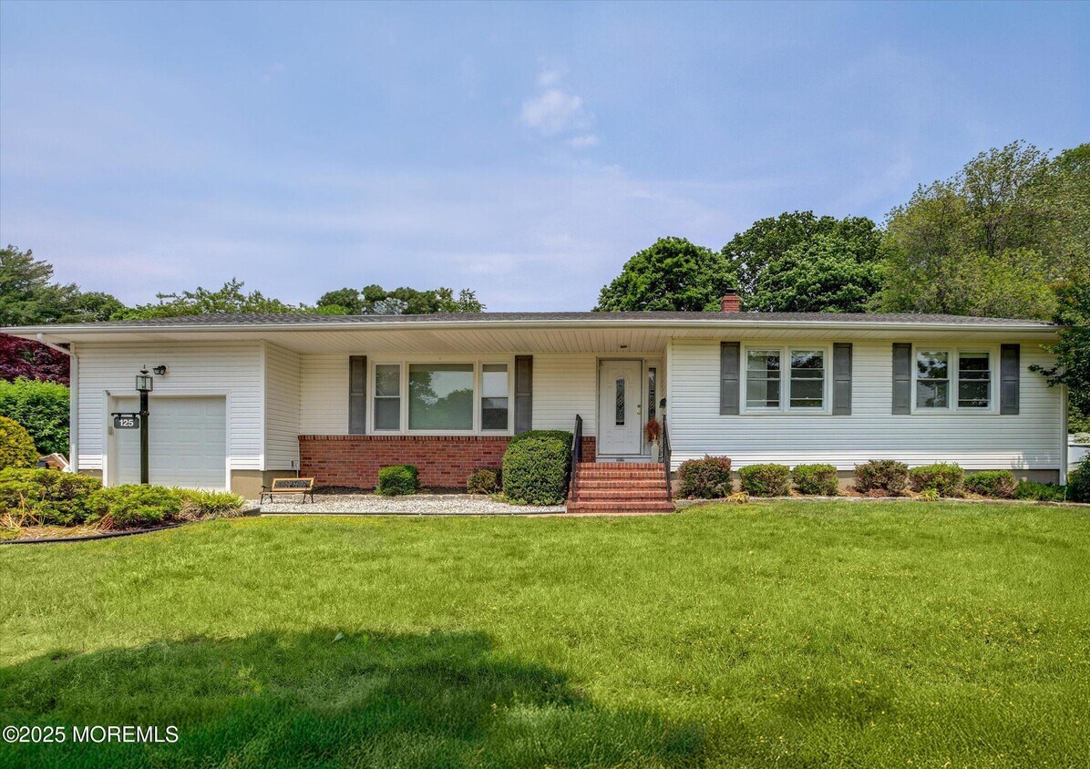 Foto principal - 125 Beechwood Ave