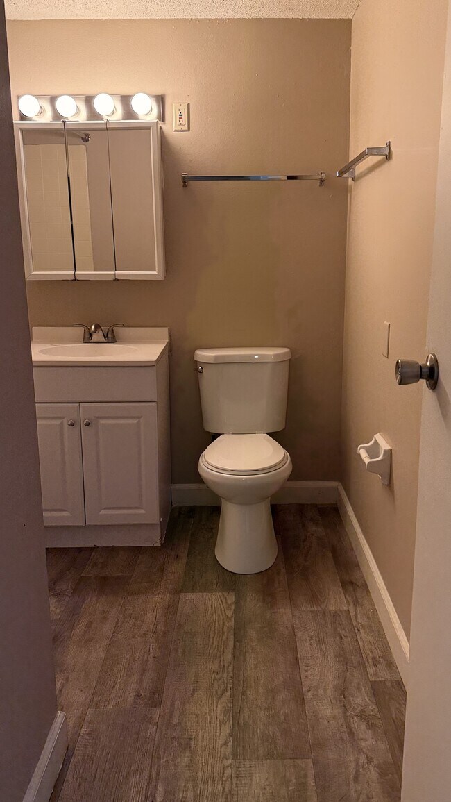 Building Photo - The Pointe on Fleur Apartments