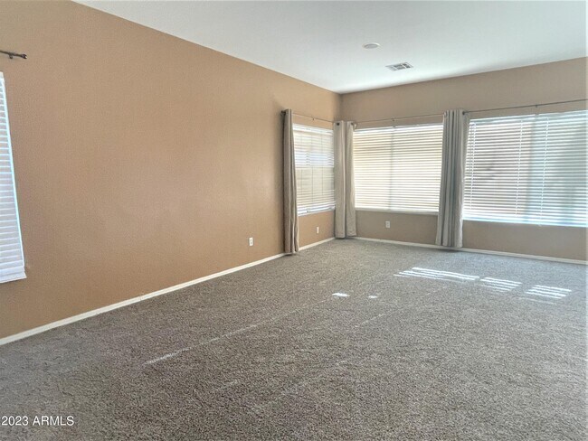 Building Photo - 1046 S 99th Pl