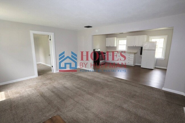 Foto del edificio - Three Bedroom House | Large Backyard