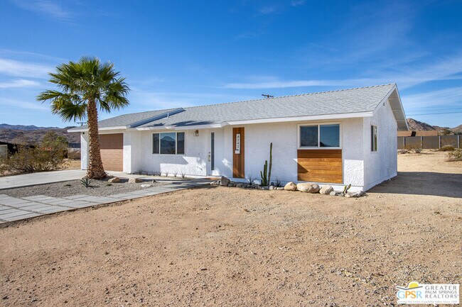 Building Photo - 4742 Ave La Flora Desierta