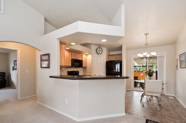 Building Photo - 1/2 OFF FIRST MONTHS RENT! Fantastic Home ...