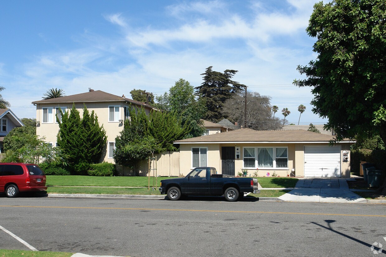 Primary Photo - 136-142 S E St