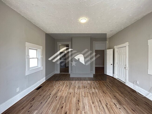 Foto del edificio - 815 S Main St