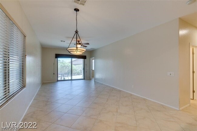 Foto del edificio - 5985 Falconer Ave