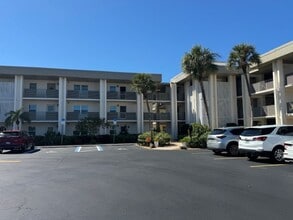 Building Photo - 6102 Augusta Dr