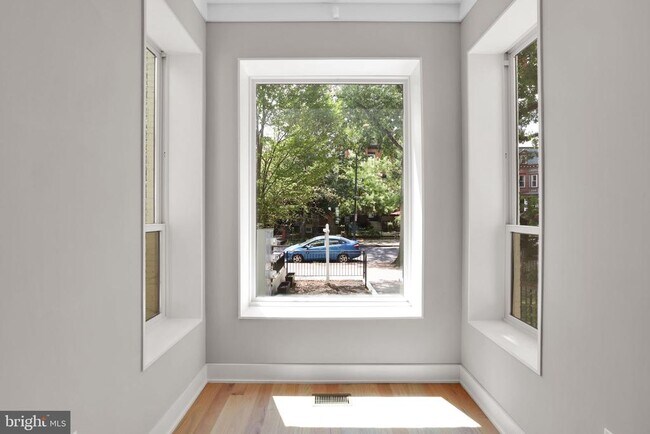 Foto del edificio - 1329 Irving St NW