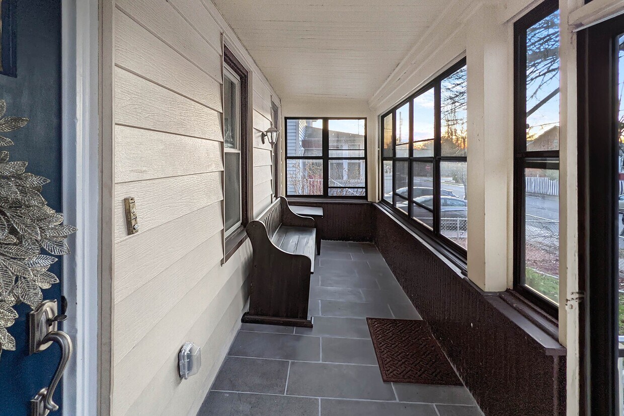 92 Clinton Pl, East Rutherford, NJ 07073 House Rental in East