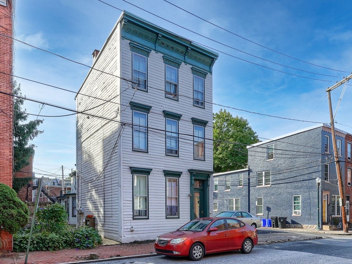 127 Herr St Apartment for Rent in Harrisburg, PA