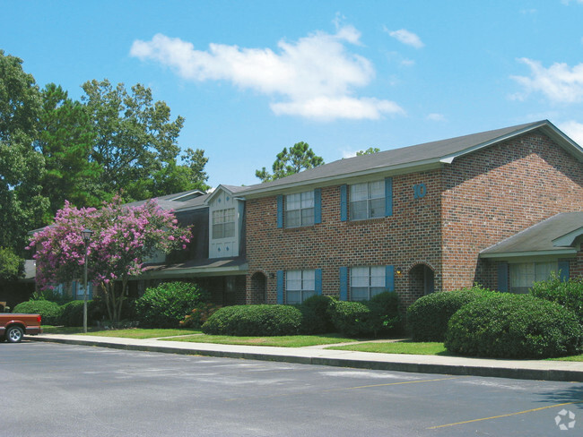 Building Photo - Amberwood Townhomes