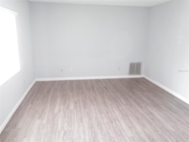 Building Photo - 9529 E Village Green Cir