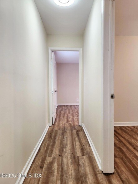 Foto del edificio - 30 Woodland Dr