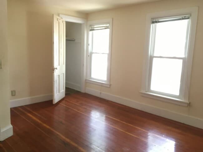 Building Photo - 1307 E Mifflin St