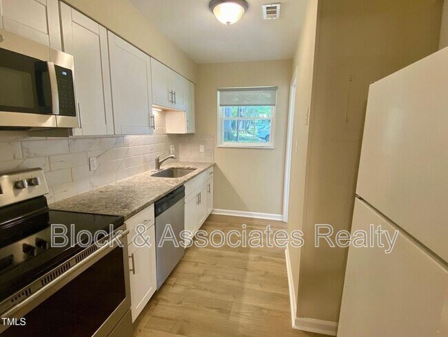 Foto del edificio - 6371 New Market Way
