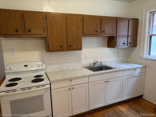 Foto del edificio - 825 Beaconsfield Ave