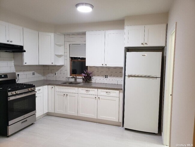 Foto del edificio - 137 Pilgrim Pl