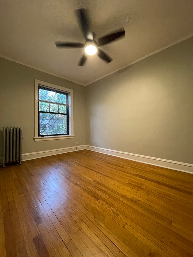 Foto del edificio - 2344 W Addison St